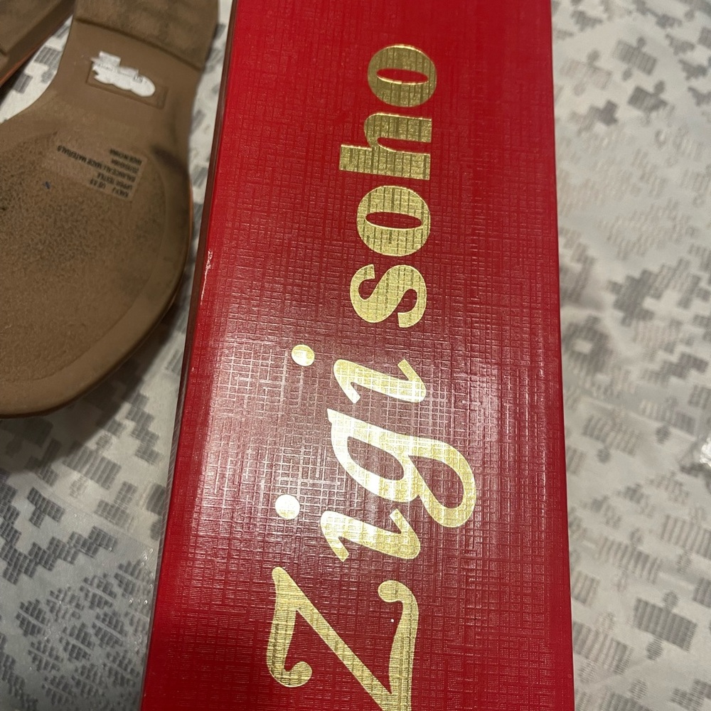 Sandals - Picture 4 of 4